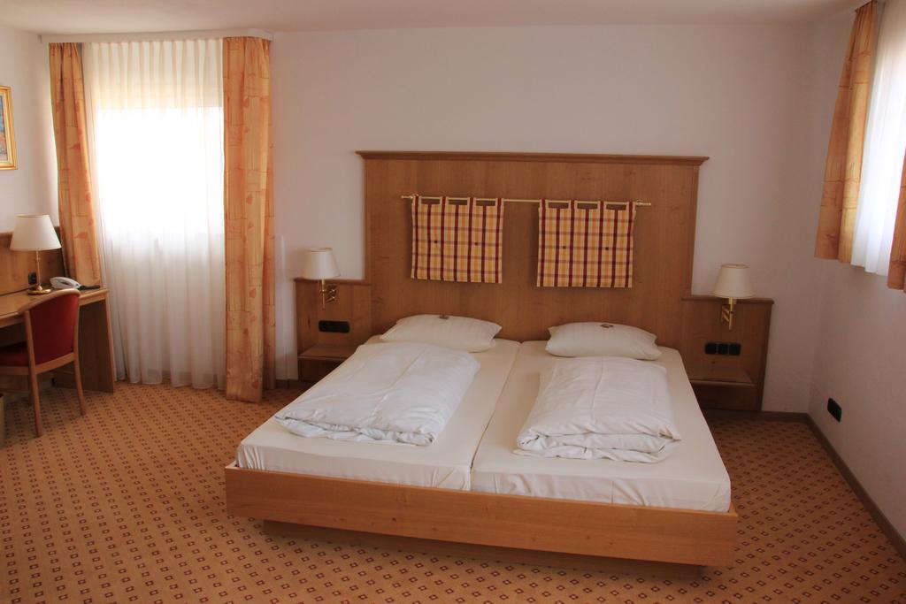 Hotel Am Schloss Darmstaedter Hof 바트 홈부르크 포어 데어 회에 객실 사진