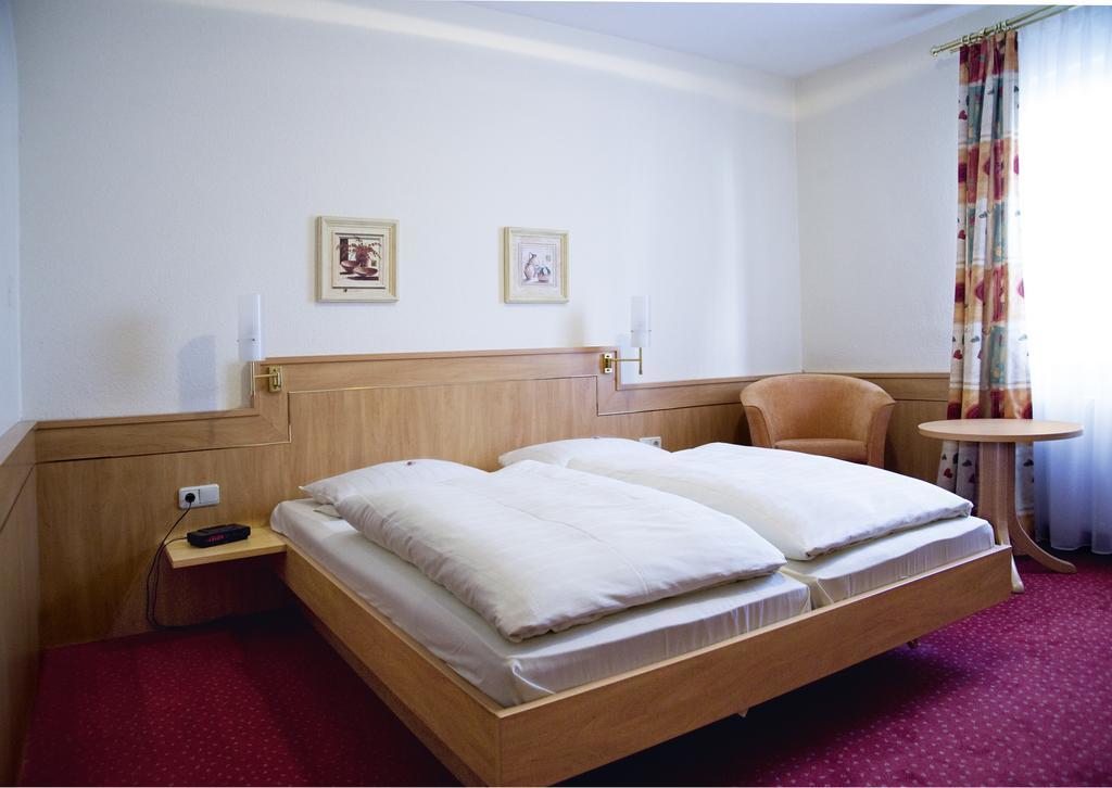 Hotel Am Schloss Darmstaedter Hof 바트 홈부르크 포어 데어 회에 객실 사진